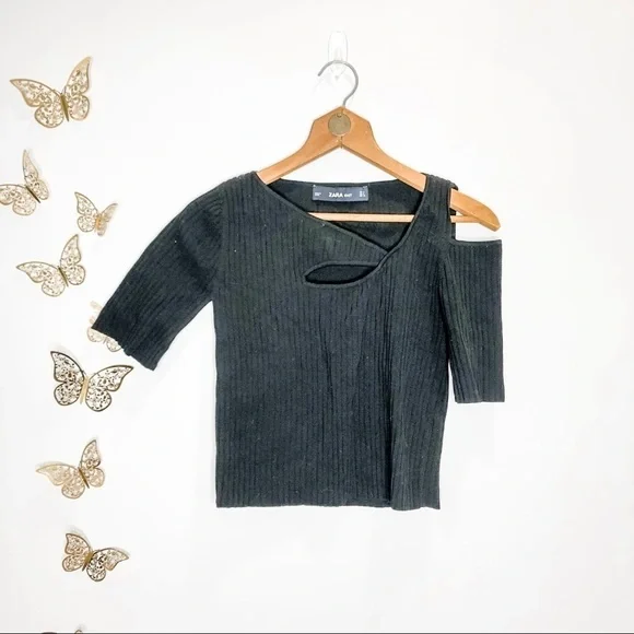 ๐ฆ๐ ZARA | Fun and Flirty Black Going Out Top - Picture 1 of 7